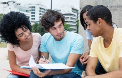 Involvement of university students and refugees